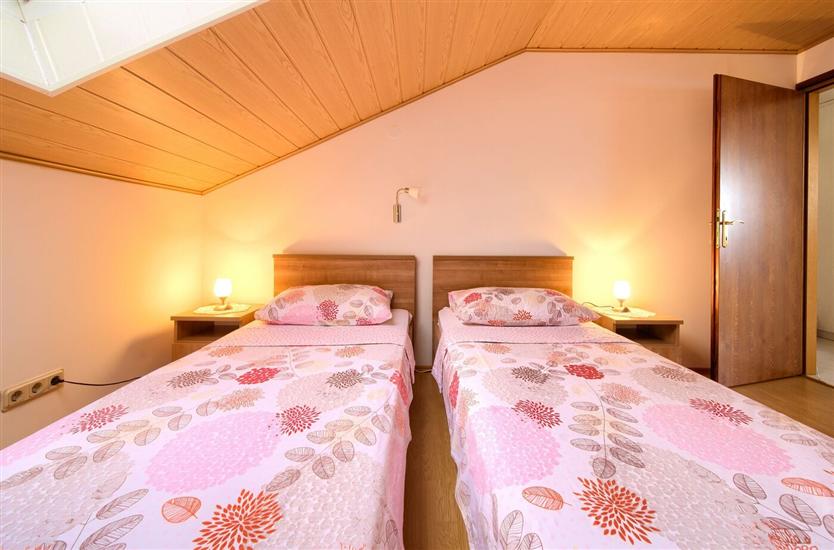 Apartment A1, for 6 persons