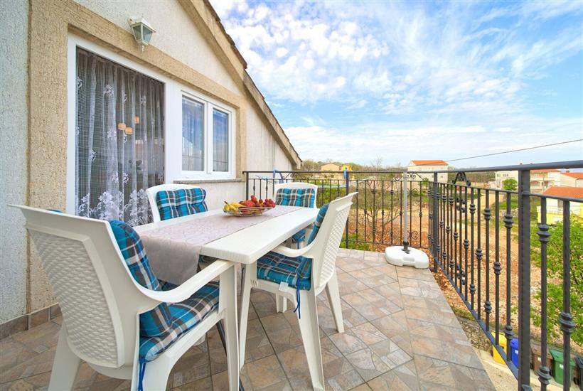 Apartment A1, for 6 persons