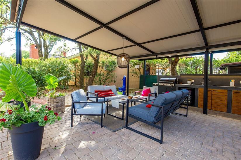 Villa Lidija s bazenom