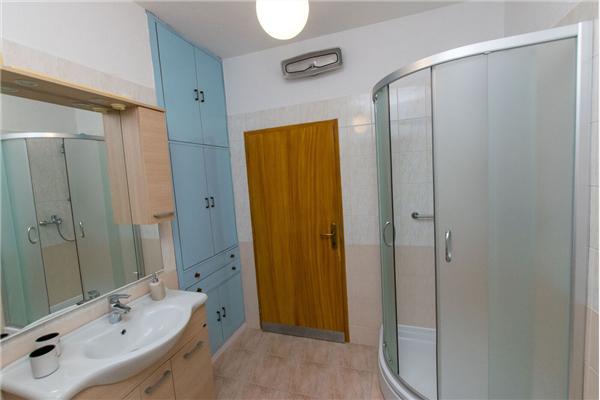 Apartment A1, for 5 persons