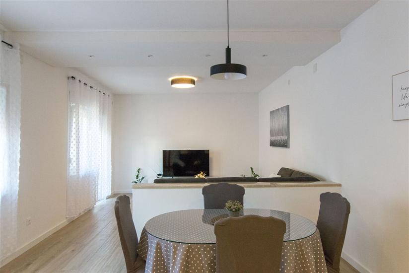 Apartment A1, for 5 persons