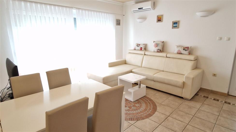 Apartment A2, for 3 persons