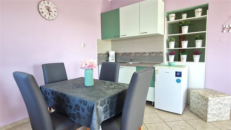 Apartment A2, for 3 persons