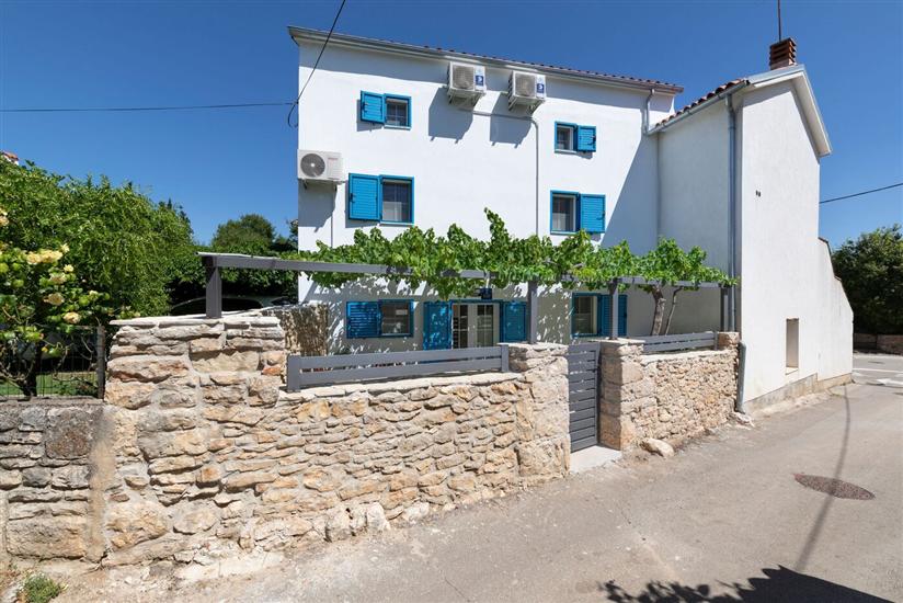 House Holiday House Bernarda