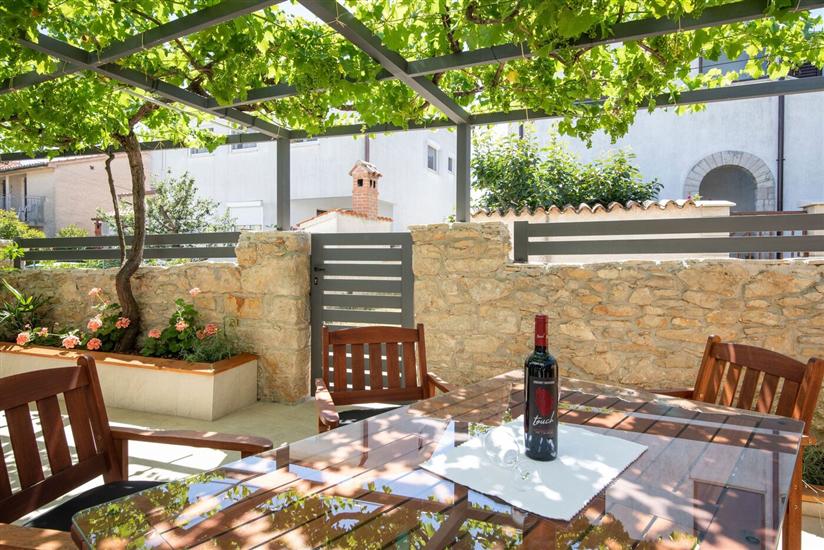 House Holiday House Bernarda
