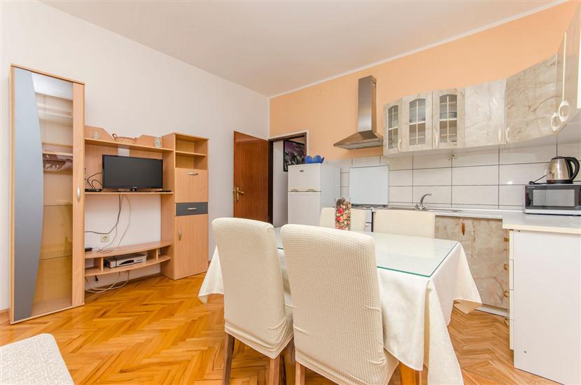 Apartment A2, for 3 persons