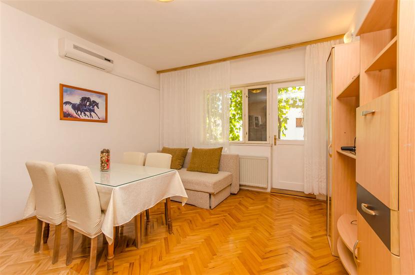 Apartment A2, for 3 persons