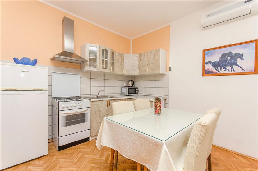 Apartment A2, for 3 persons