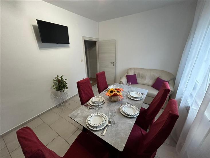 Apartment A1, for 5 persons