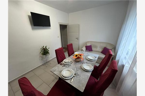 Apartment A1, for 5 persons