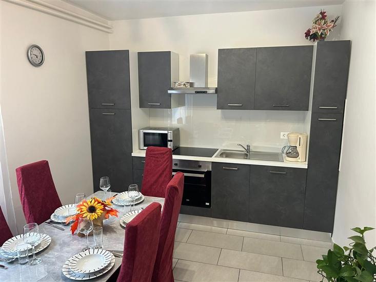 Apartment A1, for 5 persons