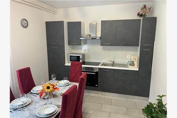 Apartment A1, for 5 persons