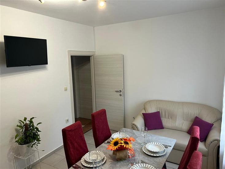 Apartment A1, for 5 persons
