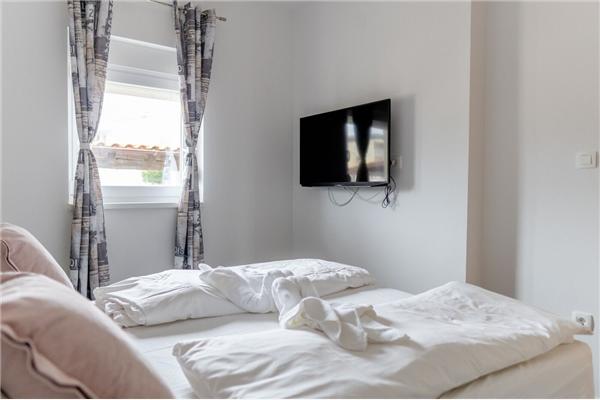 Apartment A1, for 5 persons