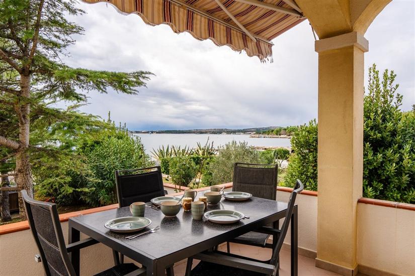 Apartment A4, for 5 persons