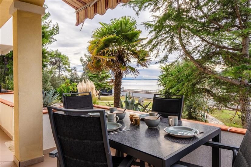 Apartment A4, for 5 persons