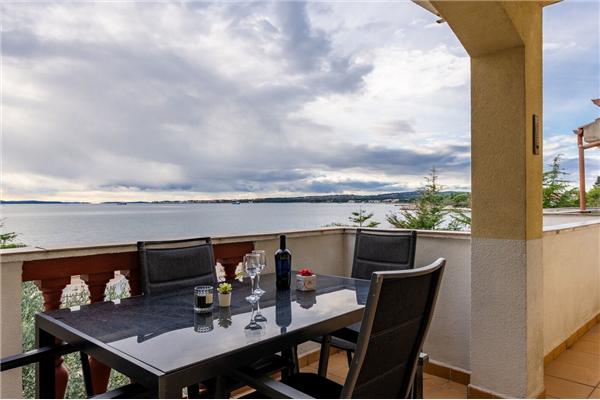 Apartment A5, for 5 persons