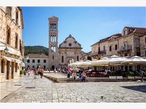 Hvar-Main-Square