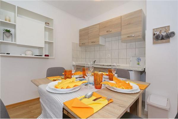 Apartment A2, for 3 persons