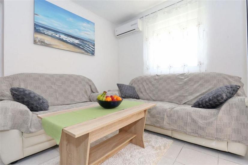 Apartment A4, for 5 persons