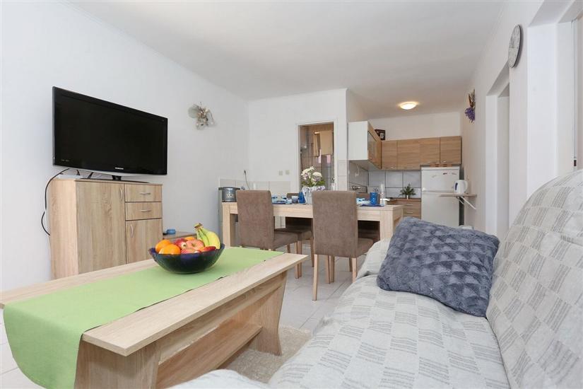 Apartment A4, for 5 persons