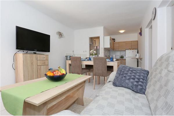 Apartment A4, for 5 persons