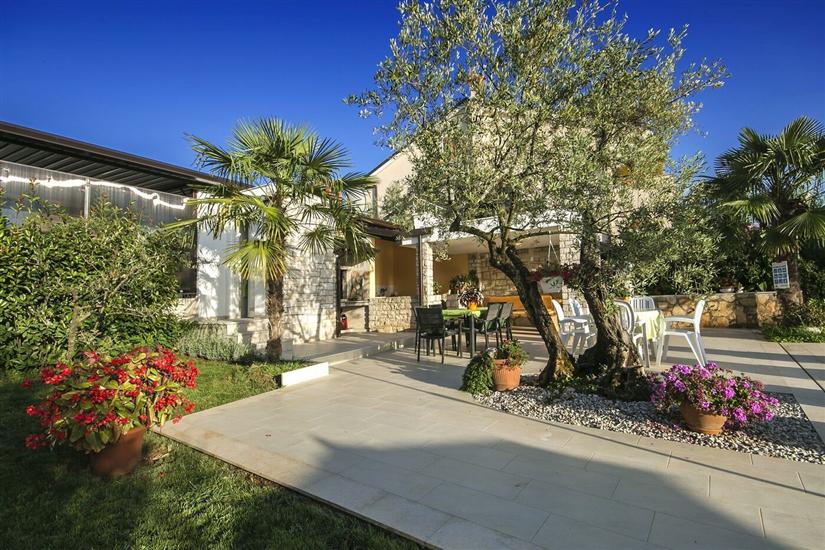 Apartment Residence Livija 4 s bazenom