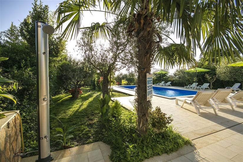 Apartment Residence Livija 4 s bazenom