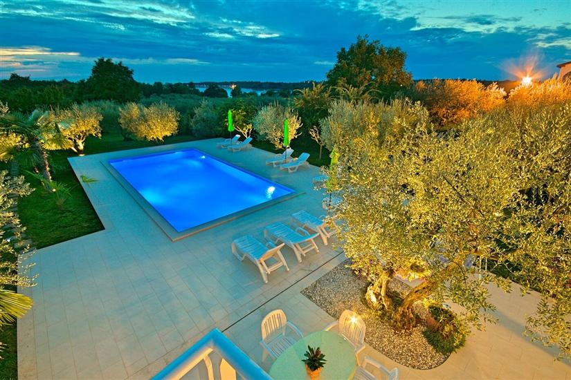 Apartment Residence Livija 4 s bazenom