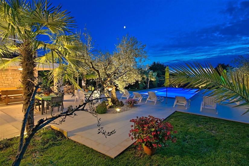 Apartment Residence Livija 4 s bazenom