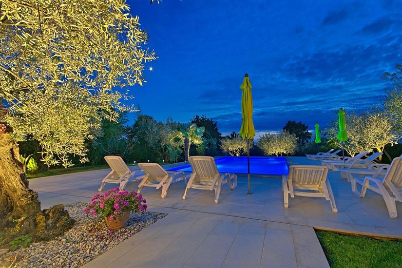 Apartment Residence Livija 4 s bazenom