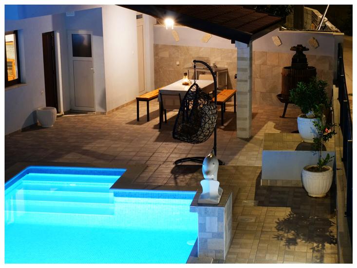 House Luketini dvori