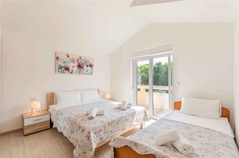 Apartment A5, for 5 persons