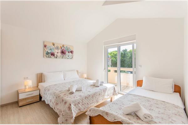 Apartment A5, for 5 persons