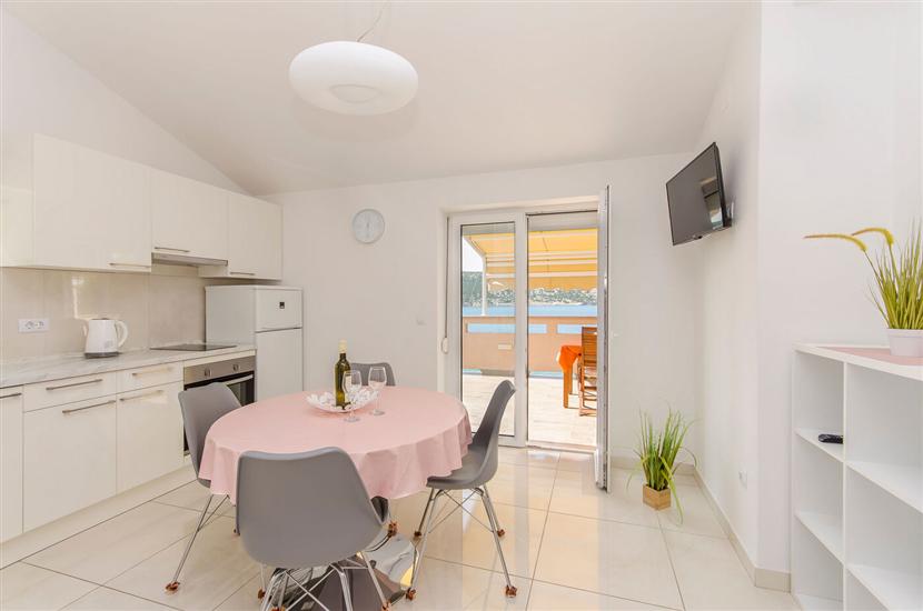 Apartment A5, for 5 persons