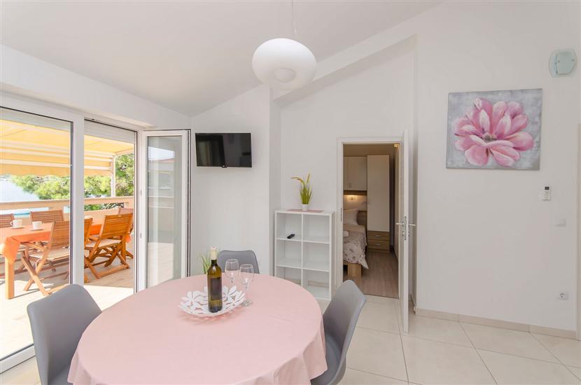 Apartment A5, for 5 persons