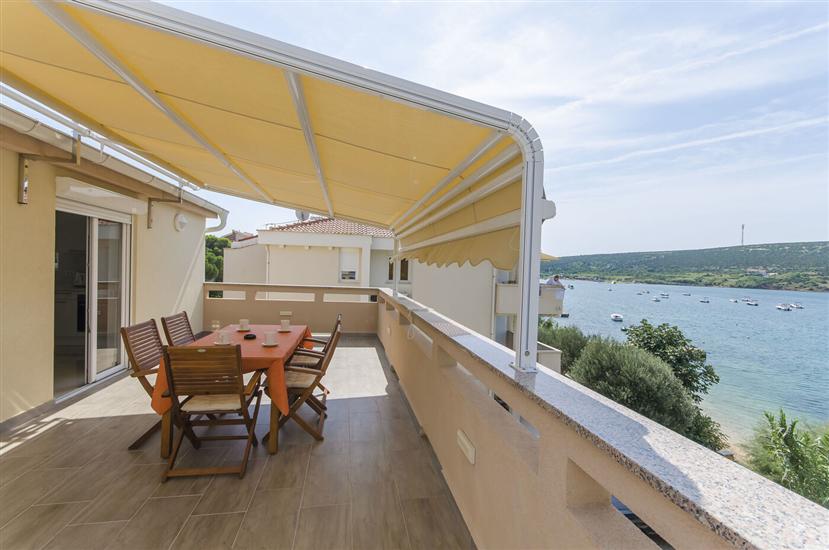 Apartment A5, for 5 persons