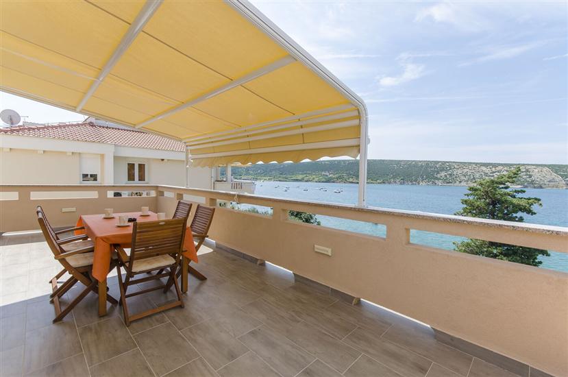 Apartment A5, for 5 persons