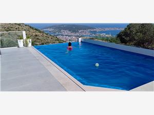 Hébergement avec piscine Split et la riviera de Trogir,RéservezPanoramaDe 642 €