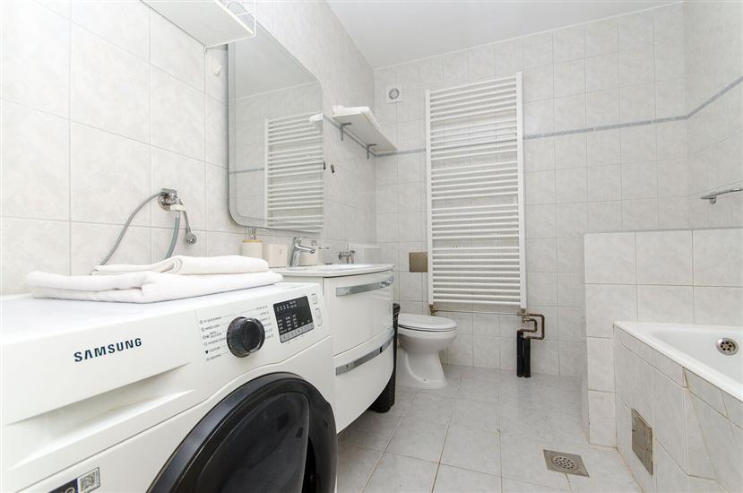 Apartment A1, for 6 persons