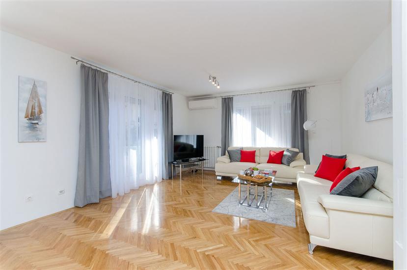 Apartment A1, for 6 persons