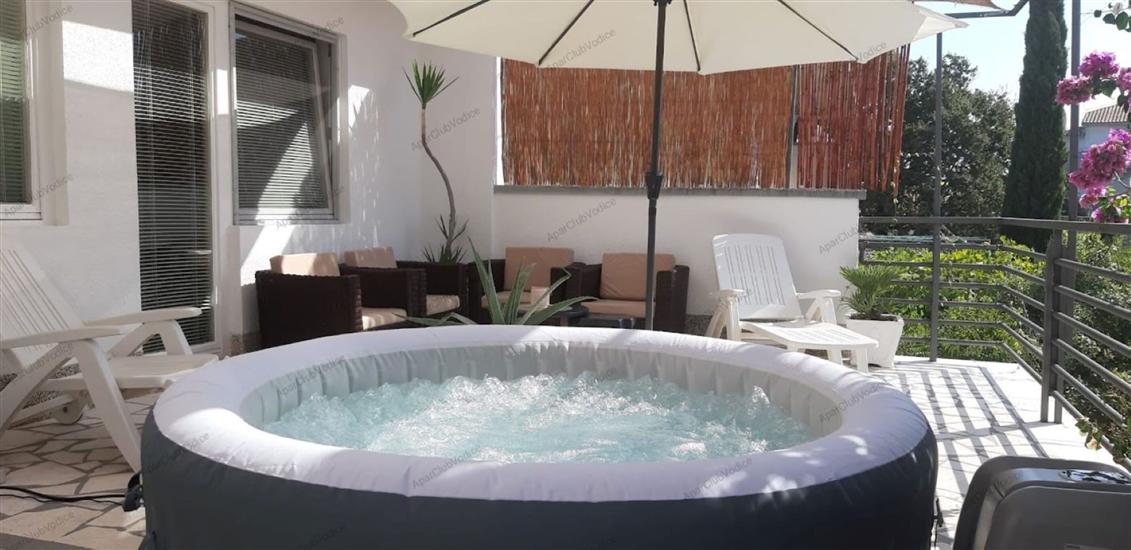 Apartmaj Jacuzzi Residence