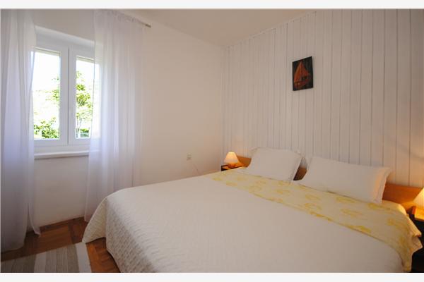 Apartment A1, for 5 persons