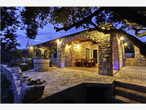 House Pelegrin Vela Luka - island Korcula, Size 90.00 m2