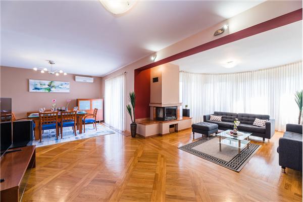 House K1, for 10 persons