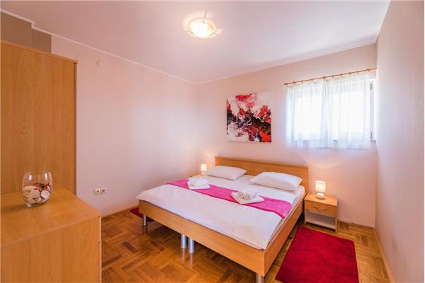 House K1, for 10 persons