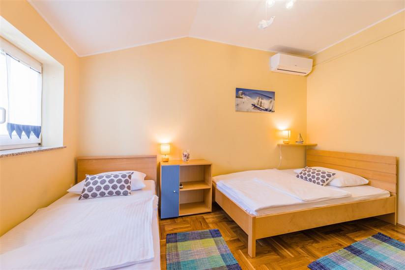 House K1, for 10 persons