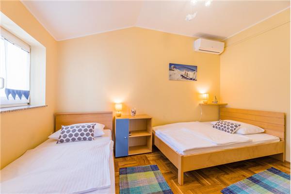 House K1, for 10 persons