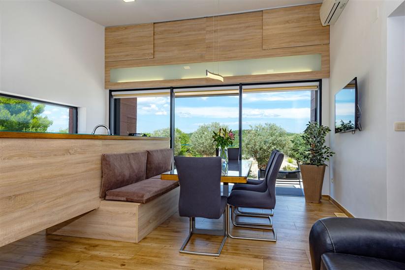 House K1, for 12 persons