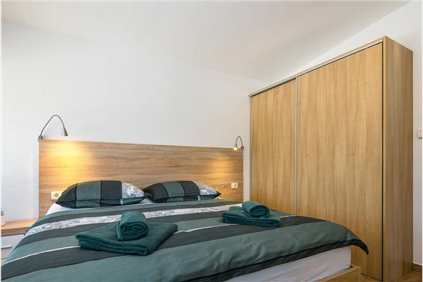 House K1, for 12 persons